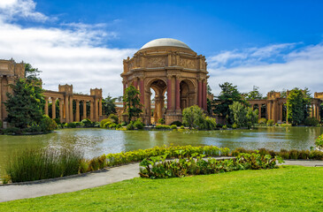 The Palace of Fine Arts of San Francisco is a monumental structure originally constructed for the 1915 Panama-Pacific Exposition in order to exhibit works of arts.
