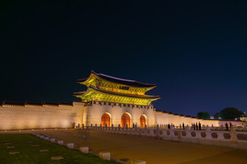 Fototapeta premium Great night view of Gyeongbokgung Palace