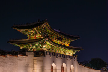 Fototapeta premium Great night view of Gyeongbokgung Palace