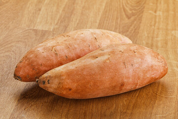 Raw batat root for baked