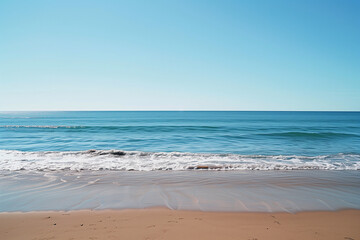 Obraz premium Sunny Beach with Blue Sky and Ocean View