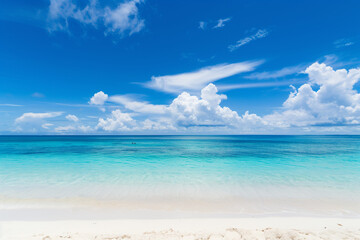 Obraz premium Sunny Beach with Blue Sky and Ocean View