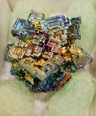 color bismuth mineral