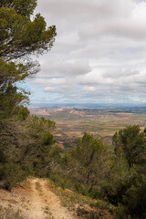 Vue de la Bardena Negra située dans les Bardenas Reales, une région naturelle semi-désertique de Navarre, en Espagne.