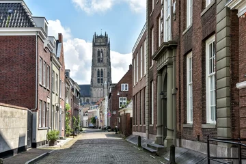 Fototapete Rund Enge Straßen Zaltbommel. One of the eye-catchers of this city is St. Martin's Church. Zaltbommel, Bommelerwaard, Gelderland, Netherlands, Holland, Europe.   © Gina