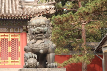 León protector estatua china