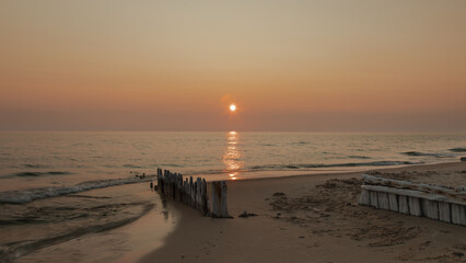 Fototapeta premium Sun set at the great lakes beach