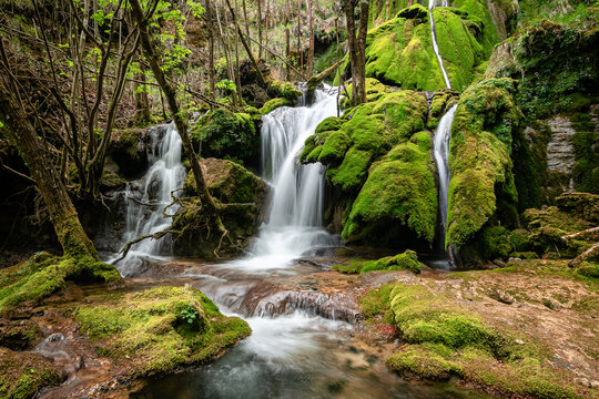 Cascada de la tober&iacute;a en Andoin, Alava