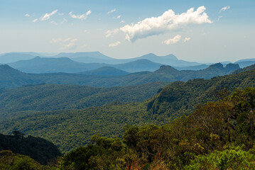 Obraz premium Campos dos Padres, com suas famosas planícies no alto das montanhas de Urubici, Santa Catarina.