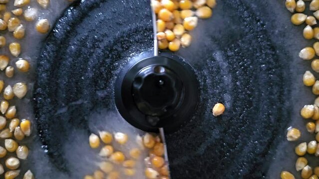 Popcorn maker