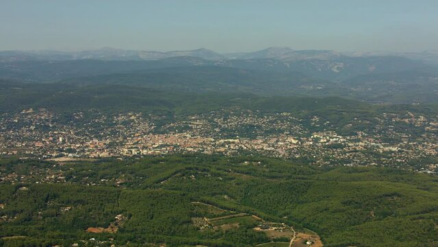 vue a&eacute;rienne drone de Draguignan dans le sud de la France