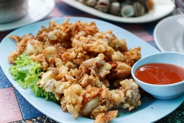 Fried Squid with Garlic with chili sauce