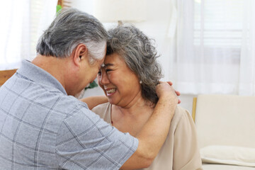 Happiness Care and concern of elderly couples in matters of health.