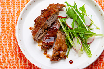 豚肉の黒酢照り焼き