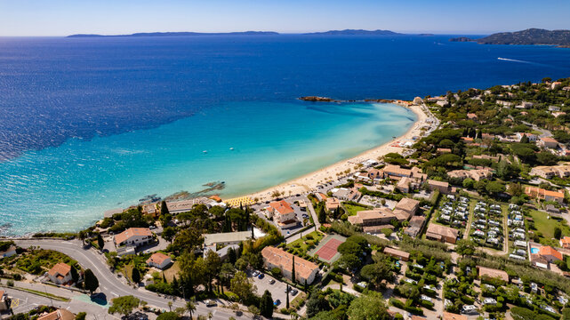 Plage de Saint-Clair au Lavandou dans le Var.