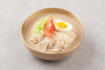  A term collectively referring to some species of the Mollusca phylum Cephalopod order Cuttlefish and Cuttlefish order.