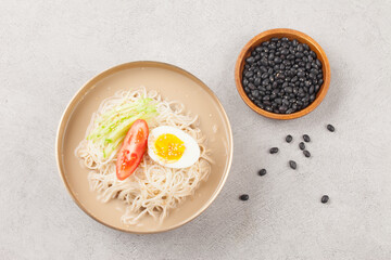  A term collectively referring to some species of the Mollusca phylum Cephalopod order Cuttlefish and Cuttlefish order.