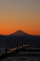 Obraz premium 岡本桟橋（原岡桟橋）からの富士夕景