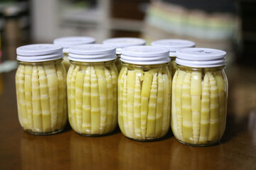 瓶詰した根曲がり竹