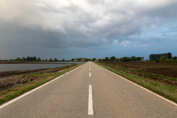 Strada di Campagna a Casaleggio in Piemonte