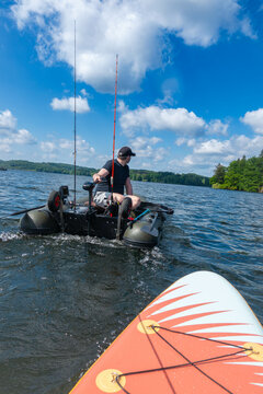Anglerboot im M&ouml;hnesee mit Echolot und Angelruten