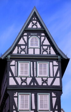 Das fr&auml;nkische Fachwerkhaus "Schmuckk&auml;stchen" in der Altstadt  von Bad Wimpfen im Kraichgau, Landkreis Heilbronn, Baden-W&uuml;rttemberg, S&uuml;ddeutschland, Deutschland, Europa.