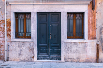 Obraz premium Ancient doors and windows