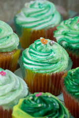 patellilos with green cream zoomed in