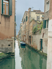 Venice - beautiful places to see, smaller channels