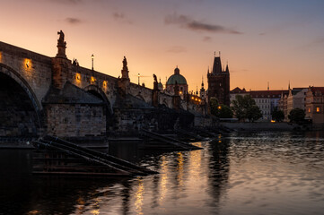 Fototapeta premium Charles Bridge (Karlův most) at dawn, Prague, Czech Republic