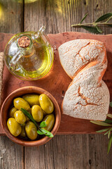 Tasty buns with extra virgin olive oil.