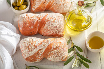 Cripsy buns with extra virgin olive oil.