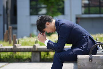 公園とビジネスマン