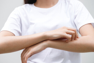 Health problems, woman has itchy hands