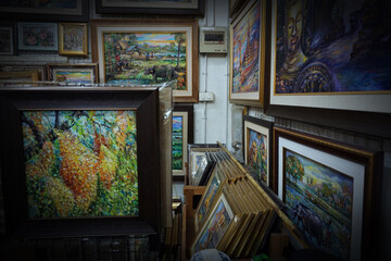 Art Frames and oil paintings Gallery from Thailand.	