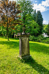 Alter Grabstein auf einem Friedhof in Mettmann