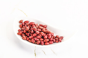 Raw peanut heap for roast