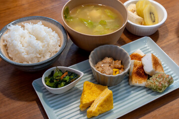 おいしそうな和風朝食