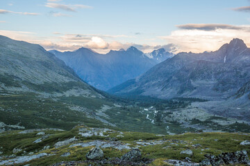 Obraz premium Mountain valley of Eshtu river. Altai landscape
