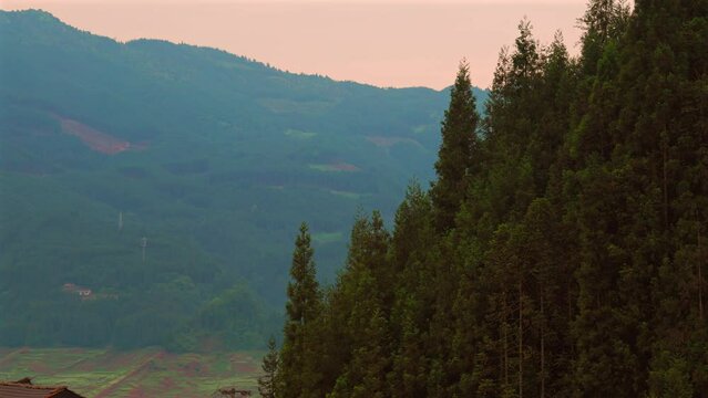 Yawu Lake under the Wawu Mountain, in Meishan City of southwest China&rsquo;s Sichuan Province