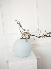 Wazon z gałązkami © Diana