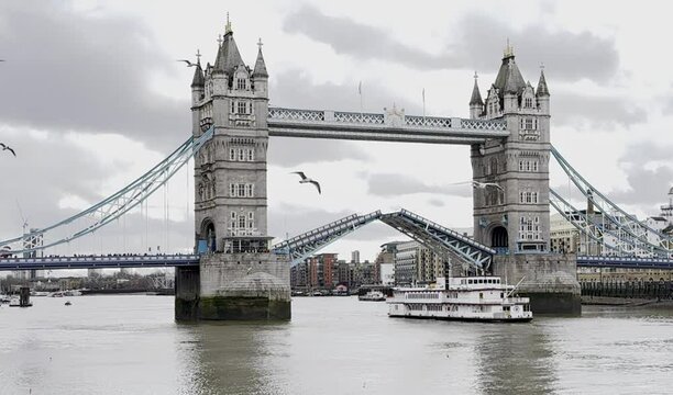 London tower bridge opening