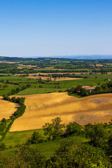 Panorama sur les coteaux et collines du Lauragais ainsi que sur la Montagne Noire depuis les anciens remparts de Saint-F&eacute;lix-Lauragais