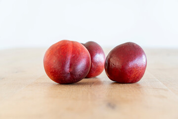 Fresh, juicy nectarines are healthy and strengthen the immune system