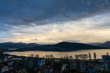 Fototapeta premium sunset over the lake