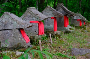赤い前掛けが守る古き良き日本