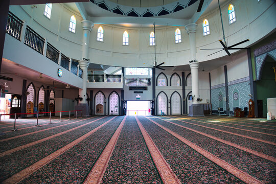 マラッカ海峡に立つ黄金のモスク・マレーシア　Masjid Selat Melaka, Malaysia