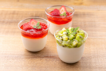 苺とキウイフルーツのヨーグルトムース