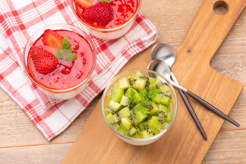 苺とキウイフルーツのヨーグルトムースの俯瞰