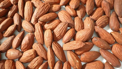 Discover the culinary magic of raw almonds. Whether roasted, ground into flour, or blended into milk, they infuse dishes with rich flavor and wholesome nutrition.
